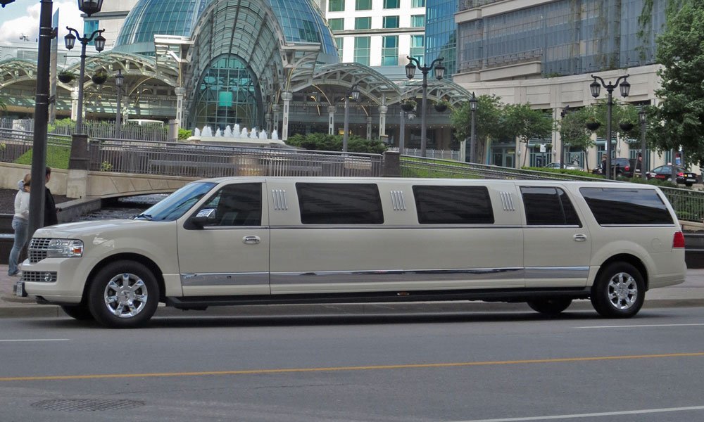 Oakville to Pearson Airport