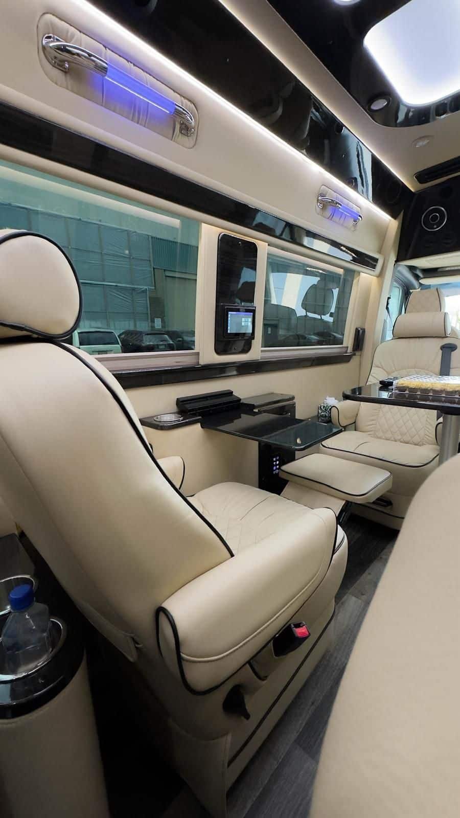 Best Barrie to Pearson Airport Limo Service | 24/7