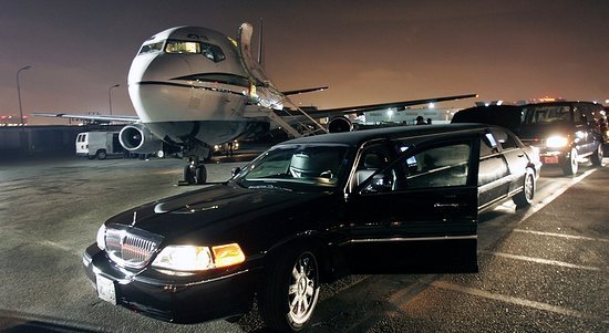 Niagara Falls Ontario to Pearson Airport Toronto Limo Service | 24/7