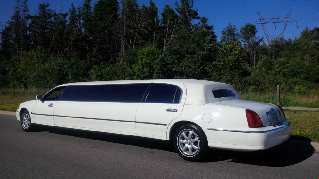 Affordable Toronto Airport Limo Taxi Service | 24/7