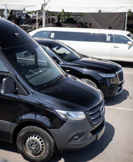 VVIP Toronto Limo luxury SUV with ample luggage space for Kingston families.