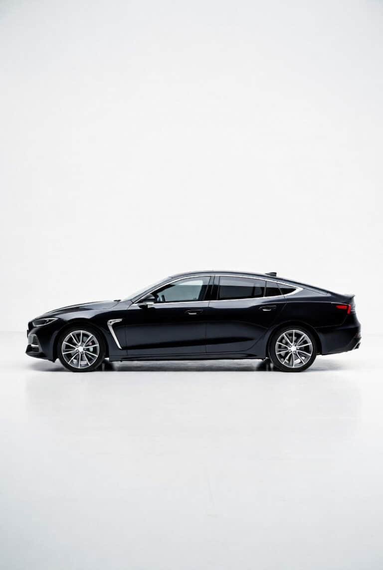 Luxury Sedan with Chauffeur in toronto